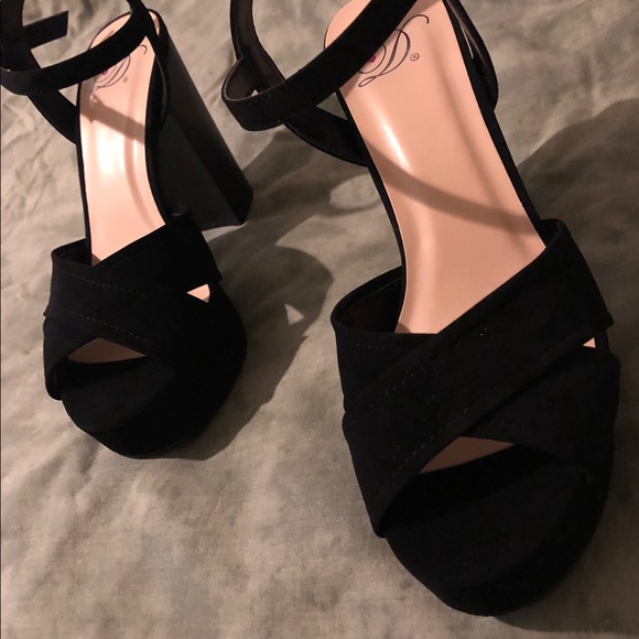 Black Velvet Heels - Picture 4 of 7